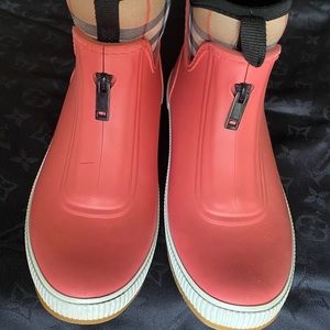 Burberry kids rain boots “Pink”